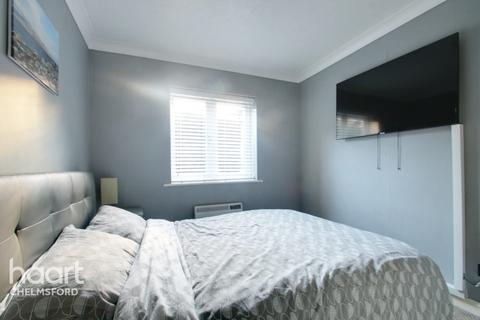 38 Earlsfield Drive, Chelmsford, CM2 6SX