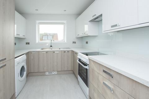 Flat 5, Hertford House Beacon Hill, Herne Bay, CT6 6AT