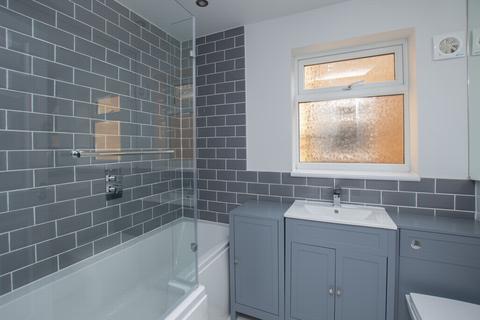 Flat 5, Hertford House Beacon Hill, Herne Bay, CT6 6AT