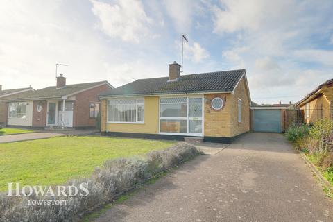 28 Breydon Way, Lowestoft, NR33 9AT