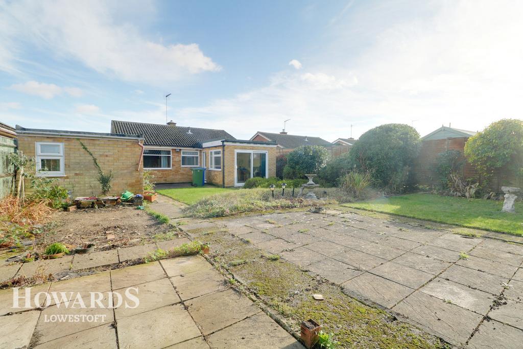 Breydon Way, Lowestoft 2 bed detached bungalow £200,000