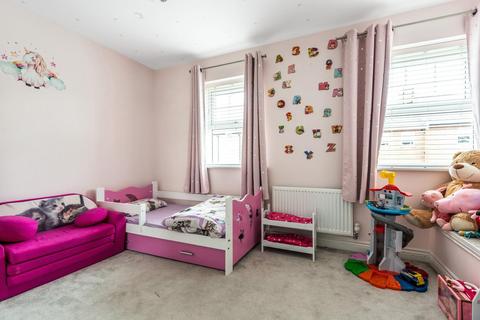 7 Sullivan Row, Bromley, BR2 9TF