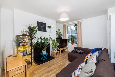 Flat 39, Telford House Tiverton Street, London, SE1 6NY