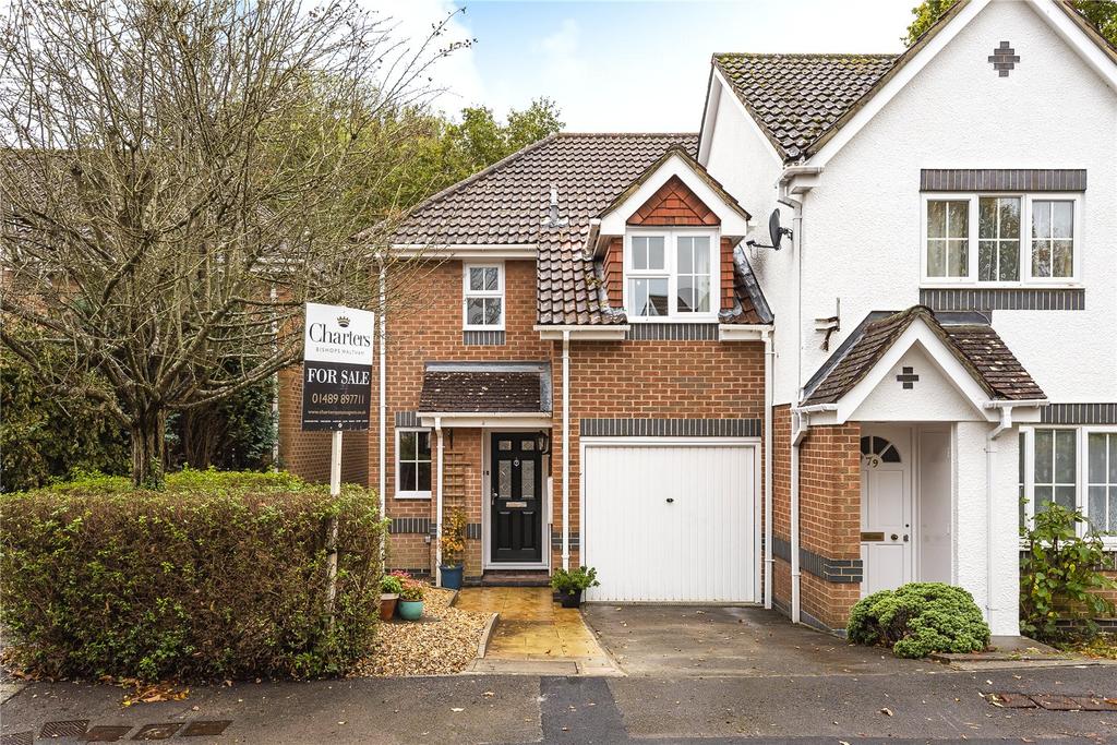 Stoke Heights, Fair Oak, Eastleigh, SO50 3 bed end of terrace house £