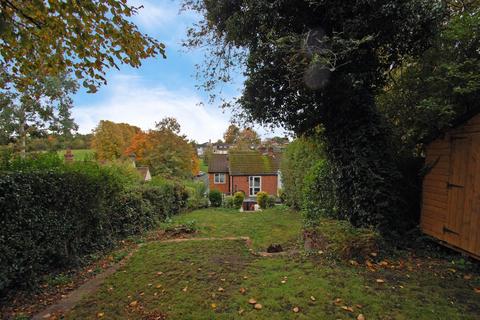 24 Deanway, Chalfont St Giles, HP8 4JL
