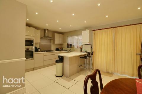 81 Thorncliffe Road, Southall, UB2 5RL
