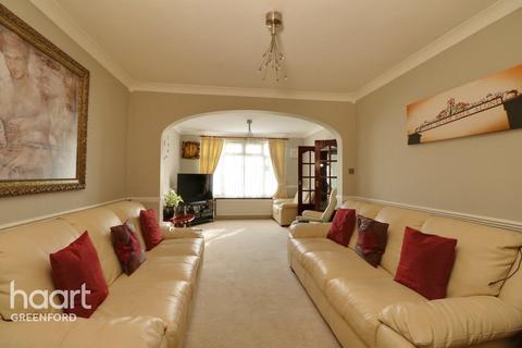 81 Thorncliffe Road, Southall, UB2 5RL