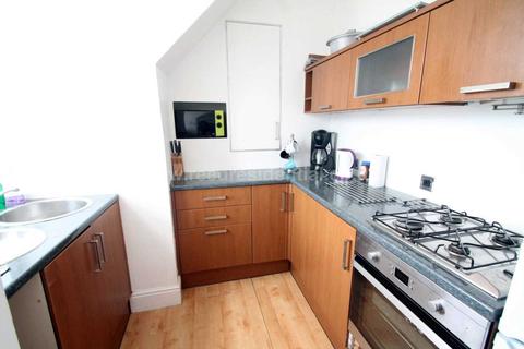 Flat E, 16 Valkyrie Road, Westcliff-on-sea, SS0 8BU