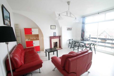 Flat E, 16 Valkyrie Road, Westcliff-on-sea, SS0 8BU