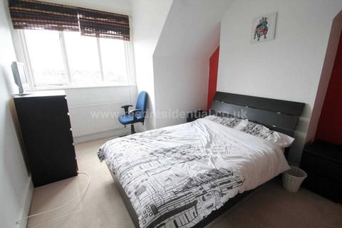 Flat E, 16 Valkyrie Road, Westcliff-on-sea, SS0 8BU