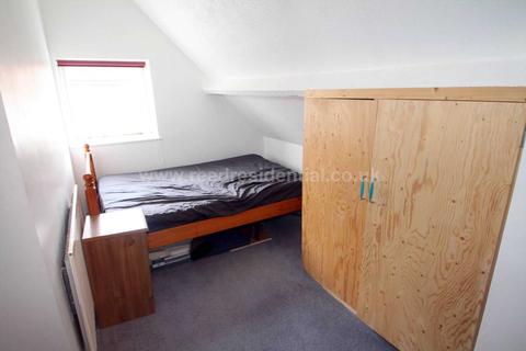 Flat E, 16 Valkyrie Road, Westcliff-on-sea, SS0 8BU