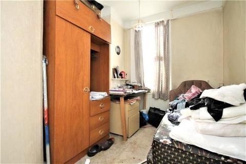9 Cedars Road, London, W4 3JP
