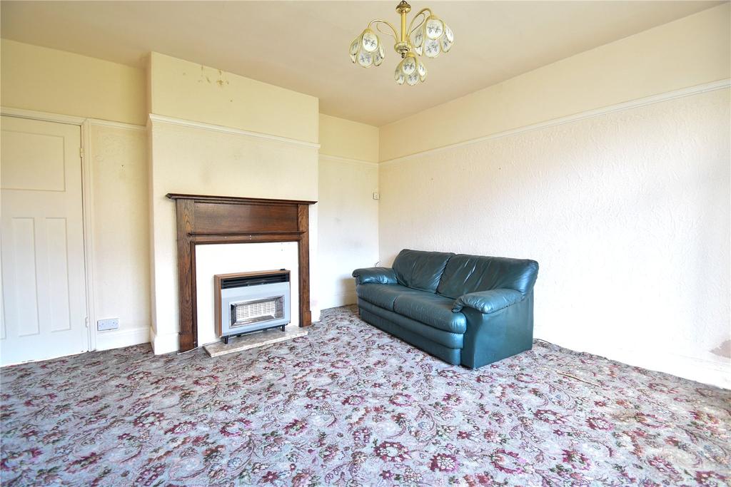 Brecks Crescent, Brecks, Rotherham, S65 3 bed semidetached house £150,000
