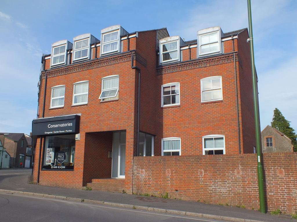 Sussex Road, Haywards Heath, RH16 1 bed flat for sale £169,000