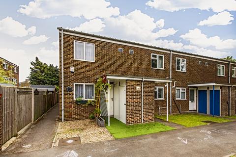 24 Deepwell Close, Isleworth, TW7 5EN