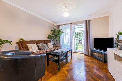 24 Deepwell Close, Isleworth, TW7 5EN