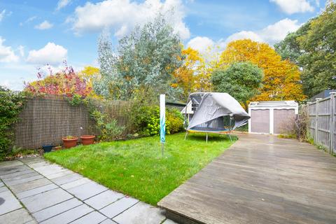25 Laburnum Road, Coopersale, Epping, CM16 7RA