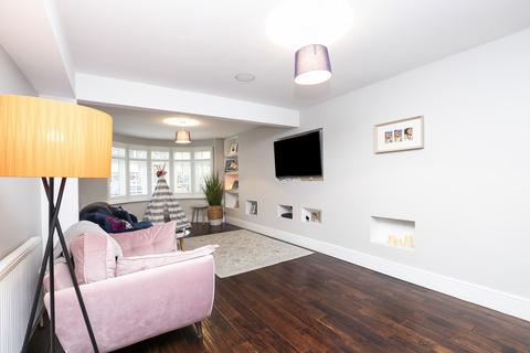 25 Laburnum Road, Coopersale, Epping, CM16 7RA