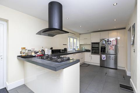 25 Laburnum Road, Coopersale, Epping, CM16 7RA