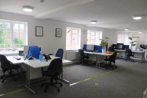 Office to rent - Castle Lane, Bedford  MK40