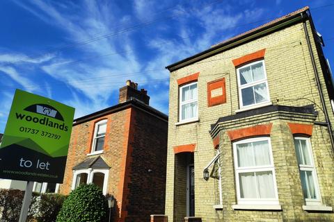 House share to rent, Grovehill Road, Redhill