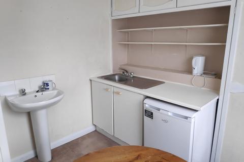 House share to rent, Grovehill Road, Redhill