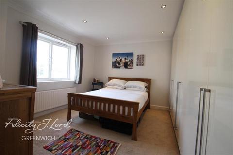 2 bedroom flat to rent, Dartmouth House, London. SE10