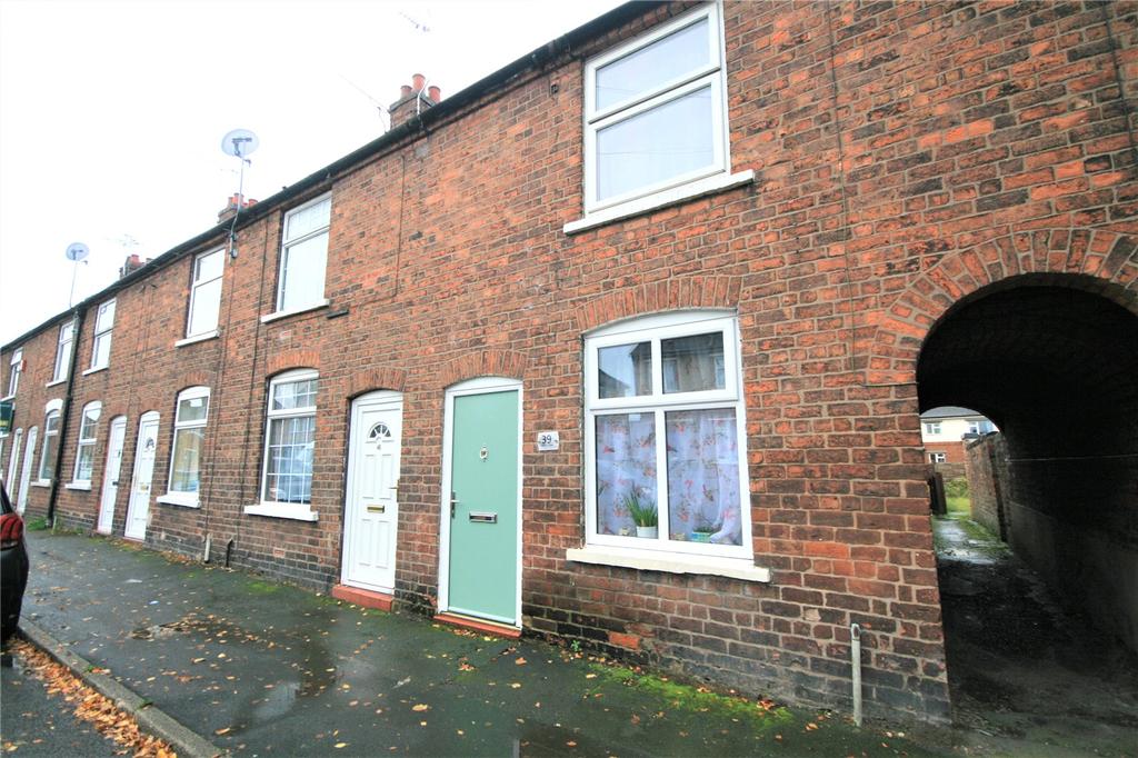 Station View, Nantwich, CW5 2 bed terraced house £135,000