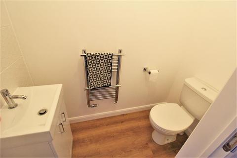 15 Grenoside Mount, Grenoside, Sheffield, S35 8SL