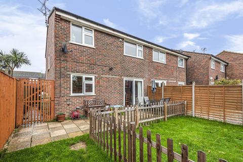 28 Fenhurst Close, Horsham, RH12 1UX