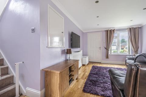 28 Fenhurst Close, Horsham, RH12 1UX