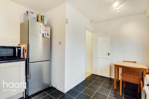 112 Culvers Avenue, Carshalton, SM5 2BD