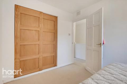 112 Culvers Avenue, Carshalton, SM5 2BD