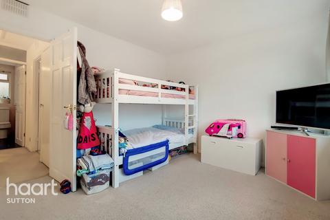 112 Culvers Avenue, Carshalton, SM5 2BD