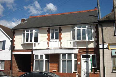 3 bedroom flat to rent, Sutton Road, St Albans, AL1