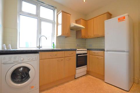 3 bedroom flat to rent, Sutton Road, St Albans, AL1