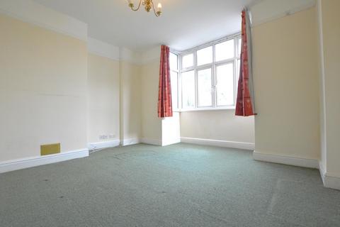 3 bedroom flat to rent, Sutton Road, St Albans, AL1