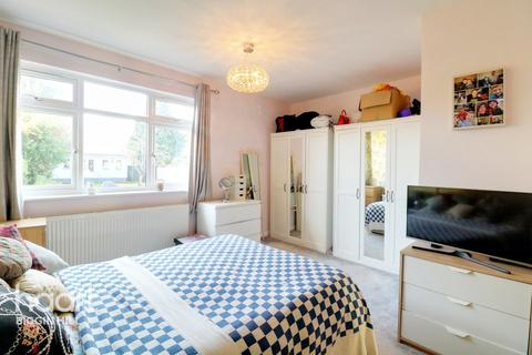 40 Old Tye Avenue, Biggin Hill, Westerham, TN16 3NA
