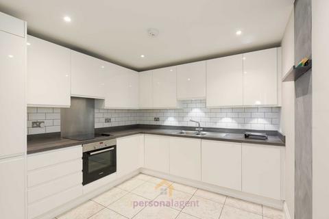 2 bedroom apartment to rent, The Parade, Epsom