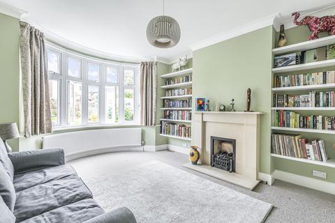 82 Torrington Park, London, N12 9PJ