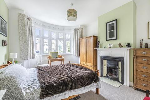 82 Torrington Park, London, N12 9PJ