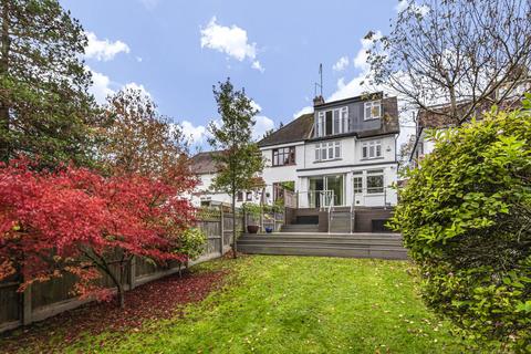 82 Torrington Park, London, N12 9PJ