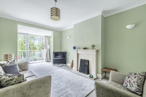 82 Torrington Park, London, N12 9PJ