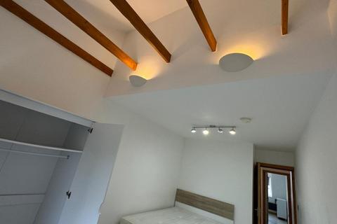 2 bedroom flat to rent, Flat 1, St Michaels Road, Headingley, Leeds, LS6 3AW