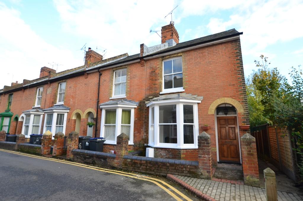 St. Peters Grove Canterbury CT1 2 bed end of terrace house £1,000 pcm