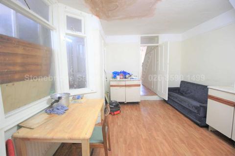 88 Byron Avenue, Manor Park, London, E12 6NG