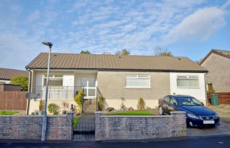 Lochan Avenue, Dunoon, Argyll, PA23 4 bed bungalow £205,000
