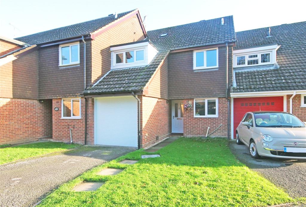 Rosehill Drive, Bransgore, Christchurch, BH23 3 bed terraced house £