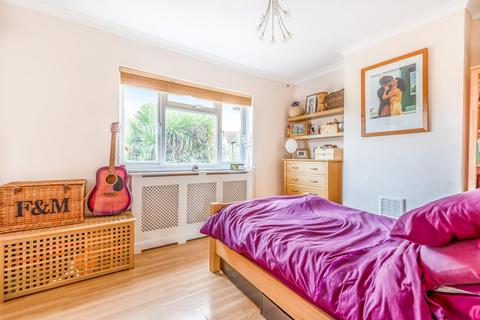 199 Alnwick Road, London, SE12 9BU