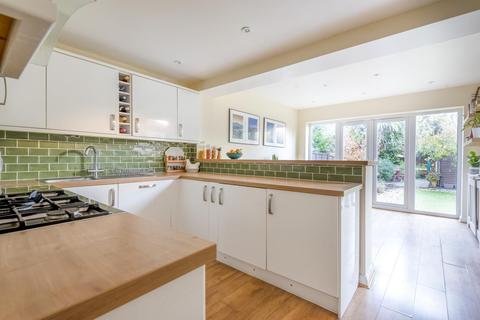 199 Alnwick Road, London, SE12 9BU